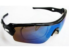 供應(yīng)廣州太陽眼鏡價格與深圳知名運動眼鏡廠家代理加盟指南