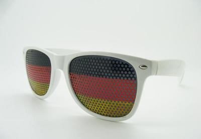 工廠家2140 復古德國風瓷白色米釘太陽鏡，時尚促銷禮品首選